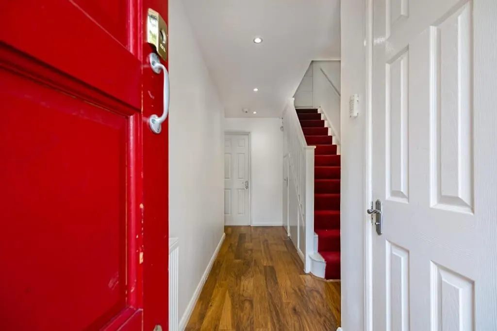 Guest house Awesome New Refurbished Hotel London