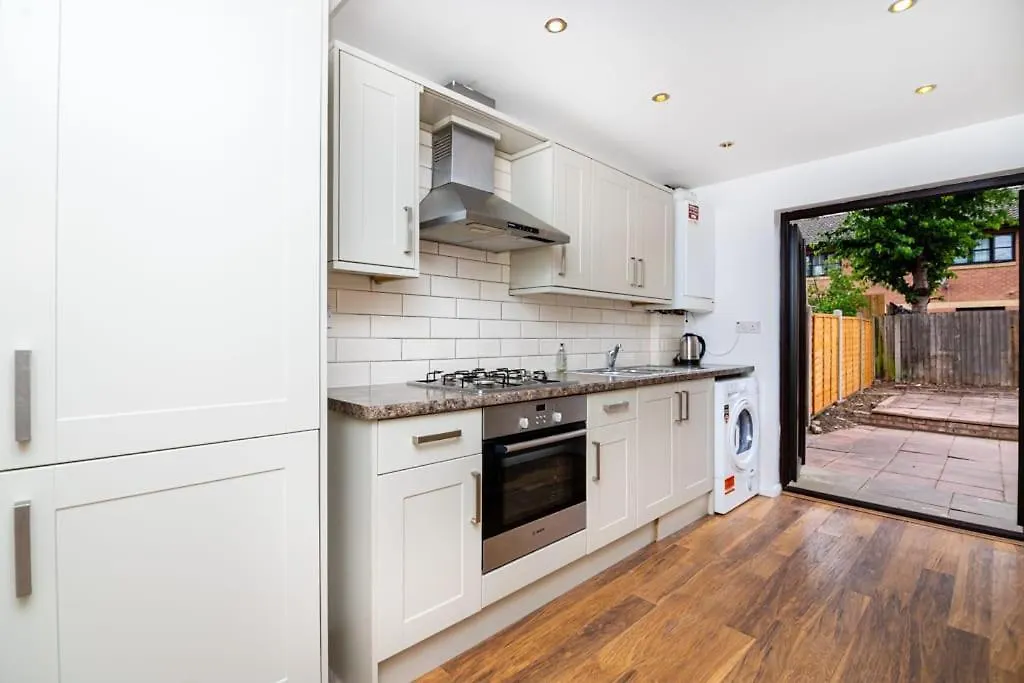 Guest house Awesome New Refurbished Hotel London United Kingdom