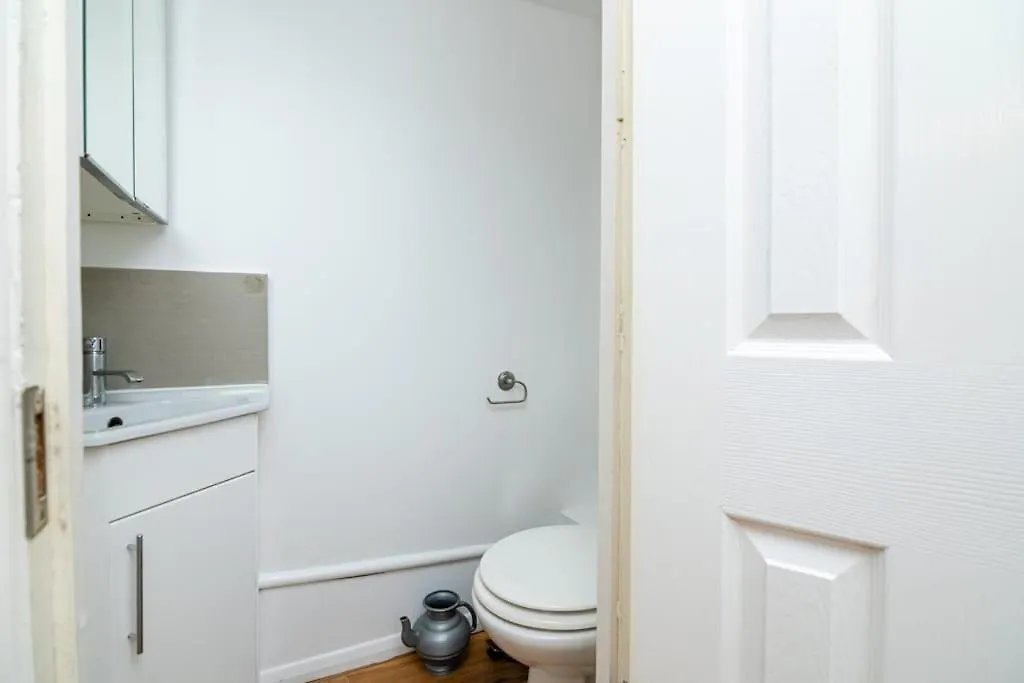 Awesome New Refurbished Hotel London Guest house